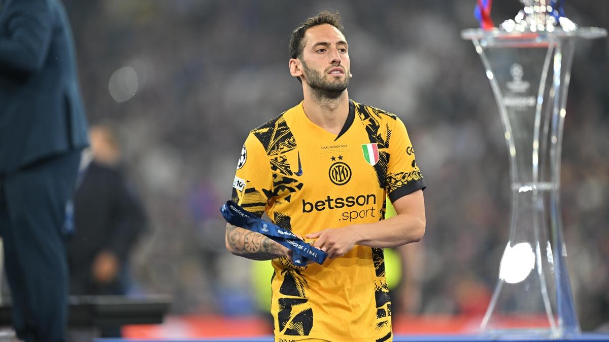 galatasaray transfer hakan �alhano�lu foto�raflar� resimleri