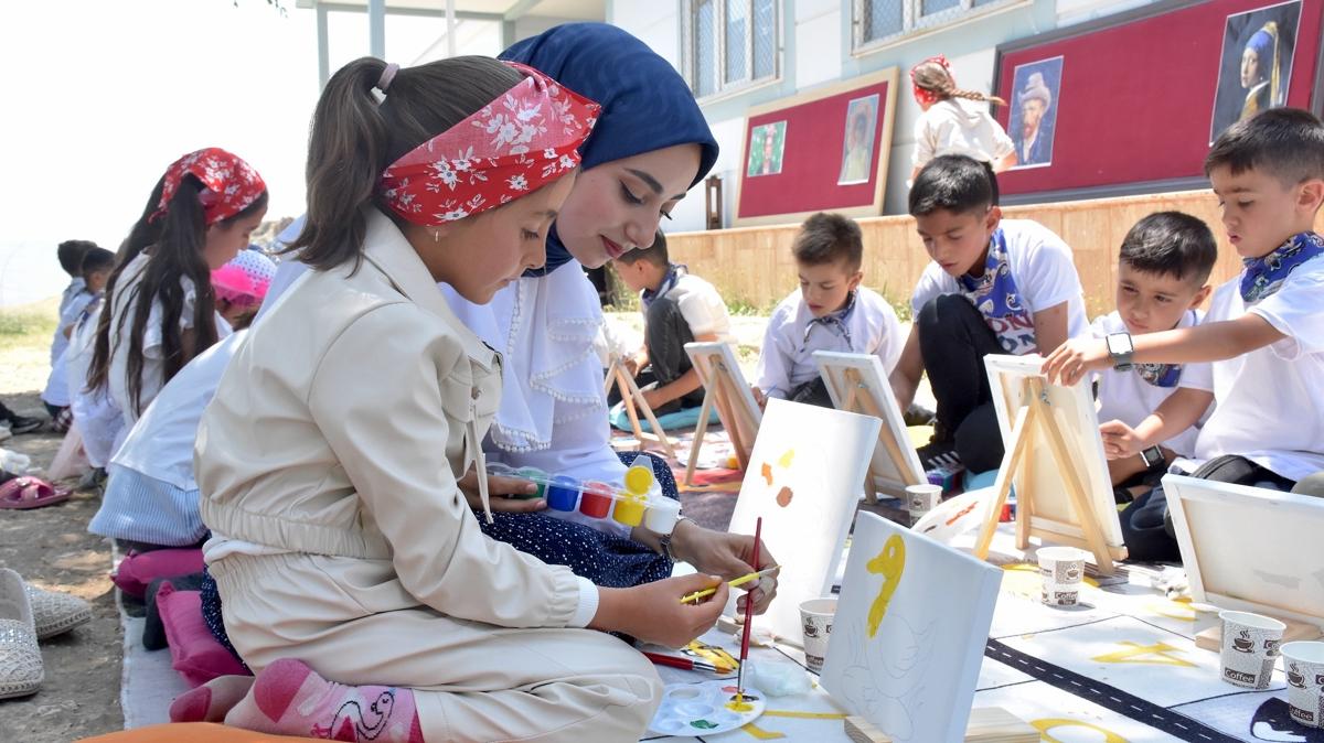 Vanl ressam Pnar Dereli, doup byd mahalledeki ocuklar sanatla buluturdu