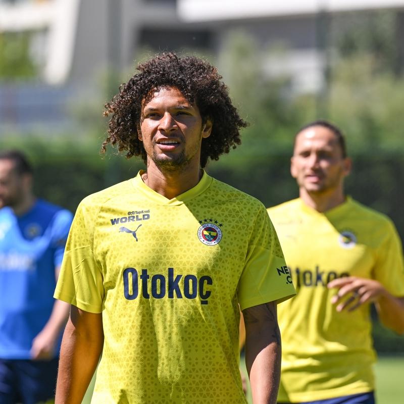 Eski Fenerbaheli Willian Arao Santos yolcusu