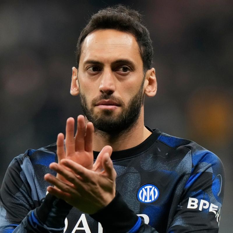 Herkes Hakan alhanolu'nu bekliyordu! Galatasaray'dan aklama geldi