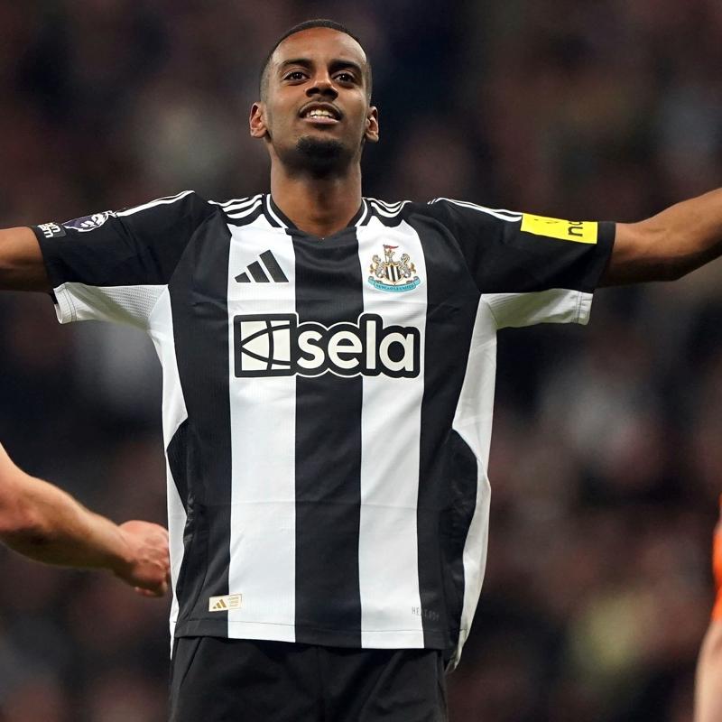 Liverpool, Alexander Isak iin kesenin azn at
