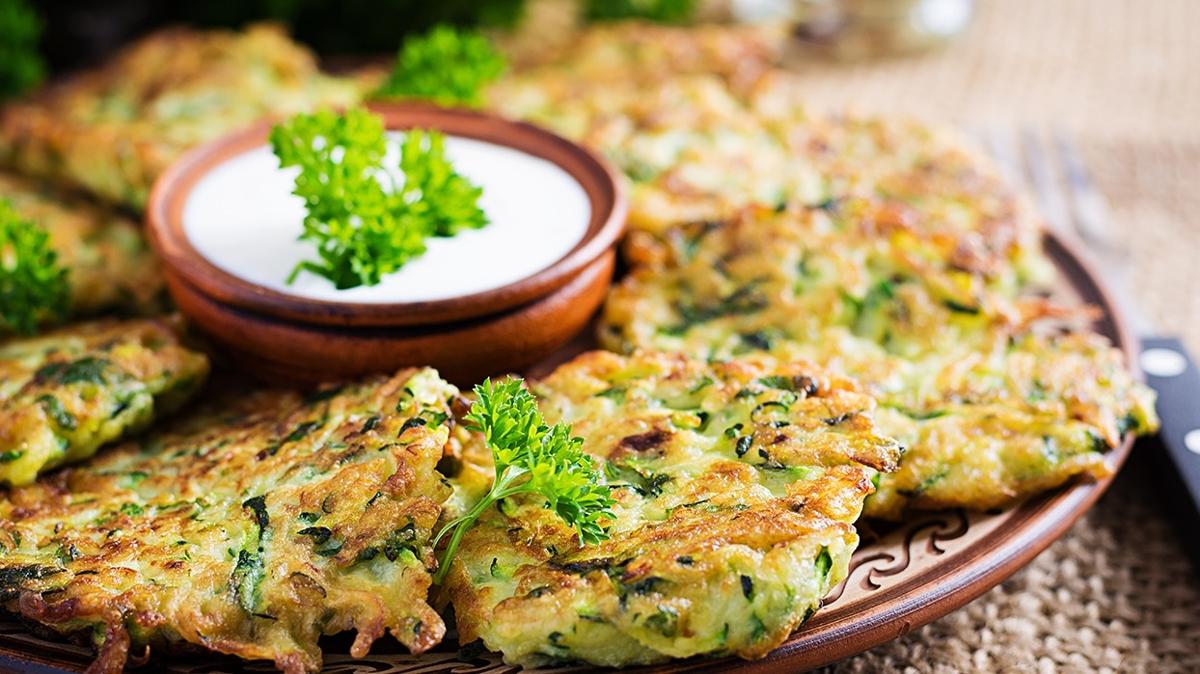 Hem kolay hem hafif: Kahvaltya ipak 5 dakikada kabak mcver tarifi