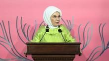 Emine Erdoan karne alacak rencileri tebrik etti