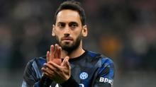 Herkes Hakan alhanolu'nu bekliyordu! Galatasaray'dan aklama geldi