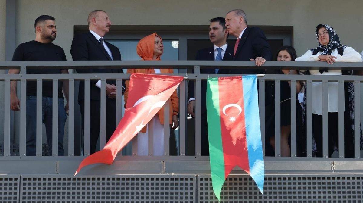 Erdoan ve Aliyev'i arlayan depremzede: Devlet bize g veriyor