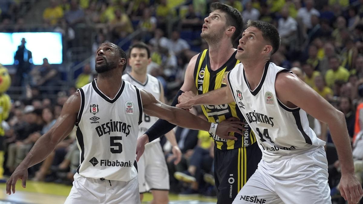 Fenerbahe Beko ile Beikta Fibabanka, final serisinin nc manda kar karya