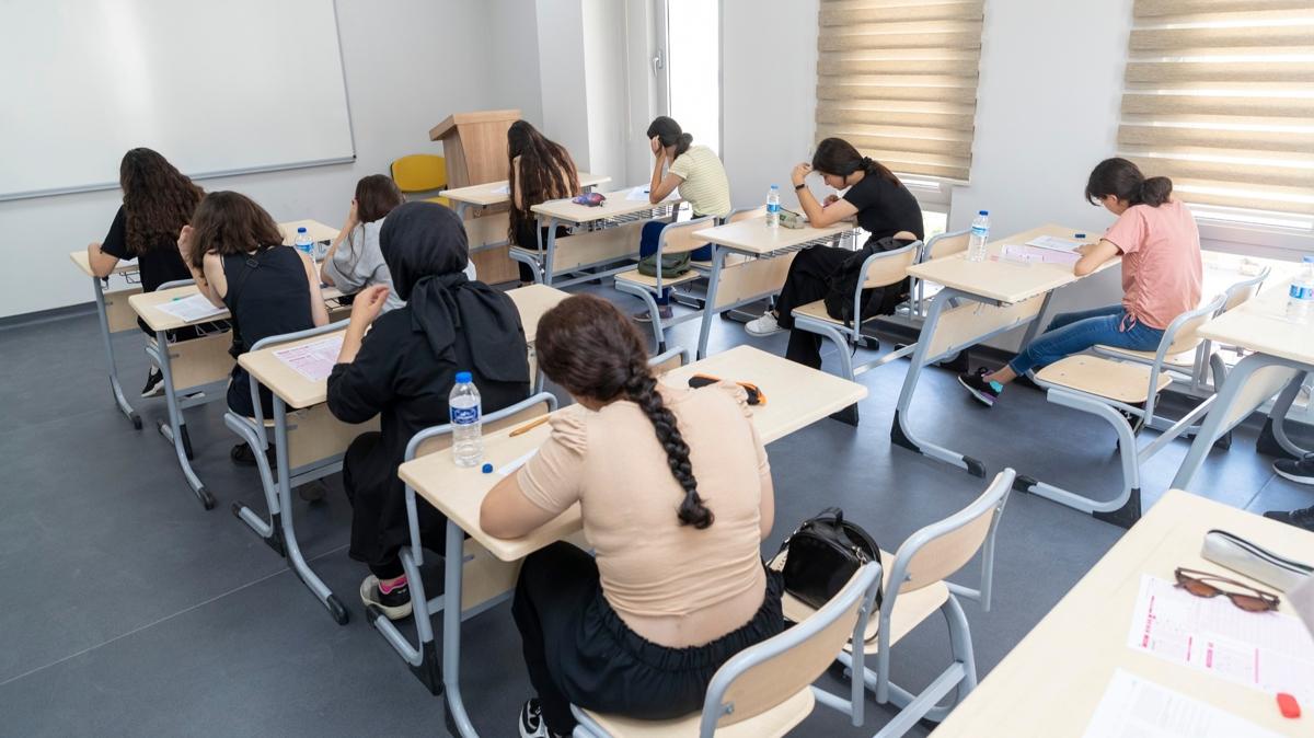 YKS snav giri belgesi nasl ve nereden alnr" YKS saat kata balayacak, ka dakika srecek"