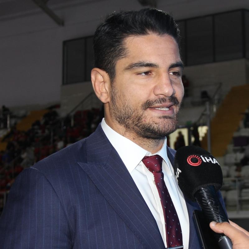 Taha Akgl: Biz gn kurtarmaya deil, gelecei kurtarmaya geldik