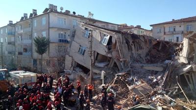Elazığ'da depremin yaraları sarılıyor: 32 bin konut sahiplerine teslim edildi