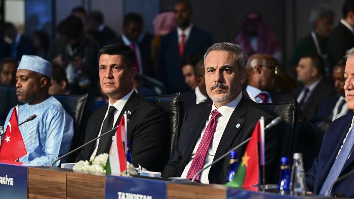 Bakan Fidan: srail'in saldrganlna kar dimdik duracaz