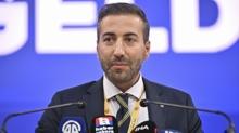Ankaragc Bakan Gazi Ercment Tekin, basn mensuplaryla bulutu