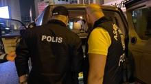 stanbul'da hareketli gece! Aranan 14 kii gzaltnda