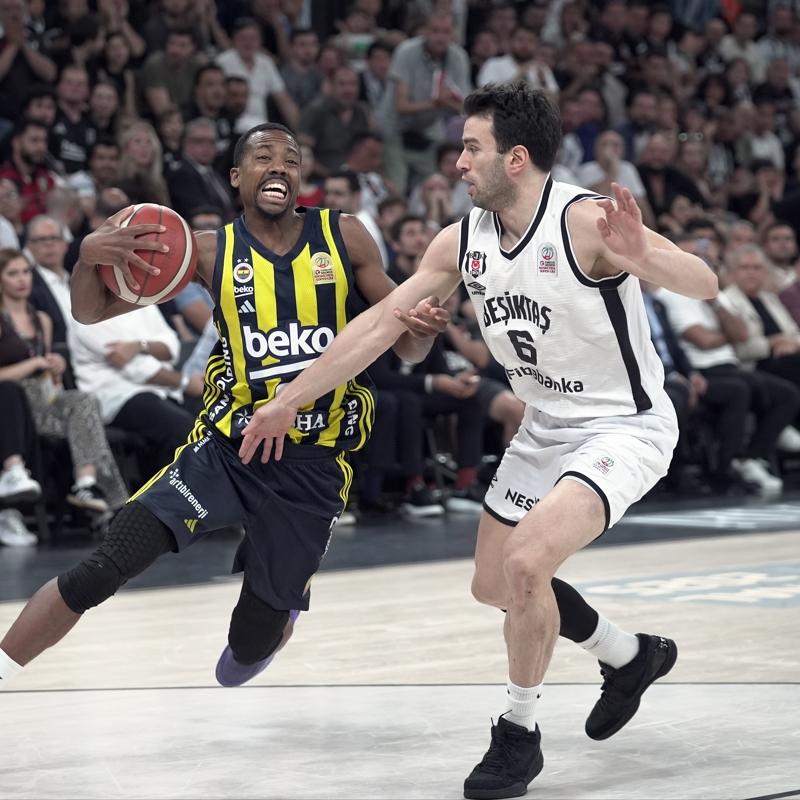 ampiyonlua son bir adm! Fenerbahe Beko deplasmanda kazand