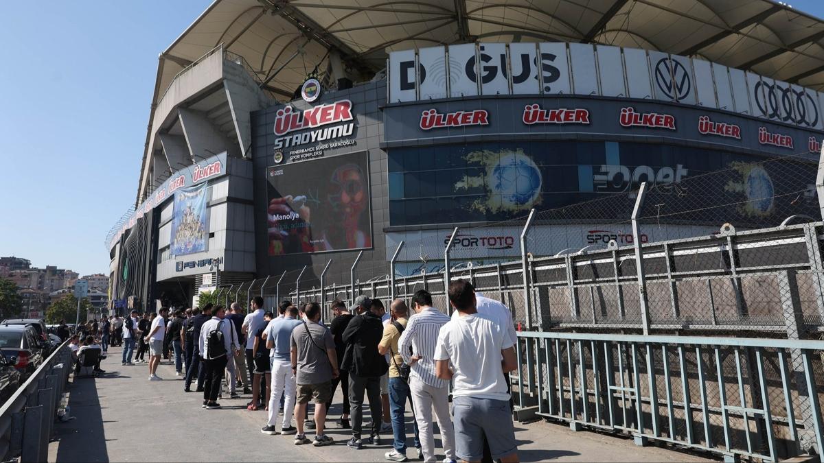 Fenerbahe'de yeni sezon iin kombine satlar balyor
