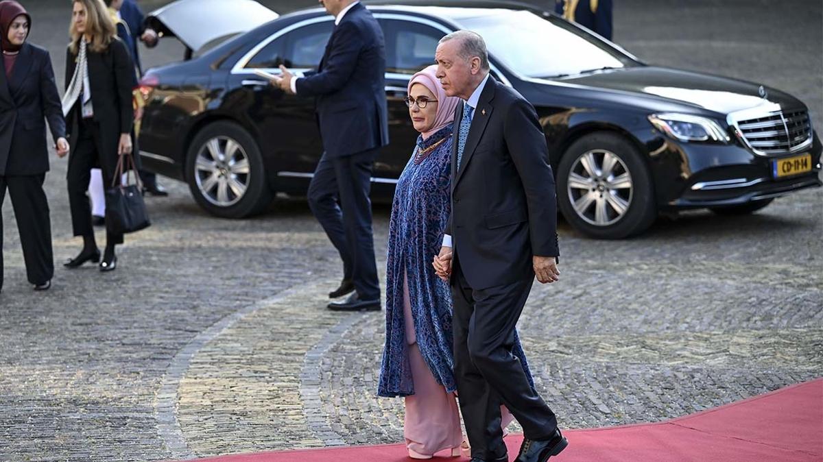 Bakan Erdoan, NATO liderleri onuruna verilen yemee katld
