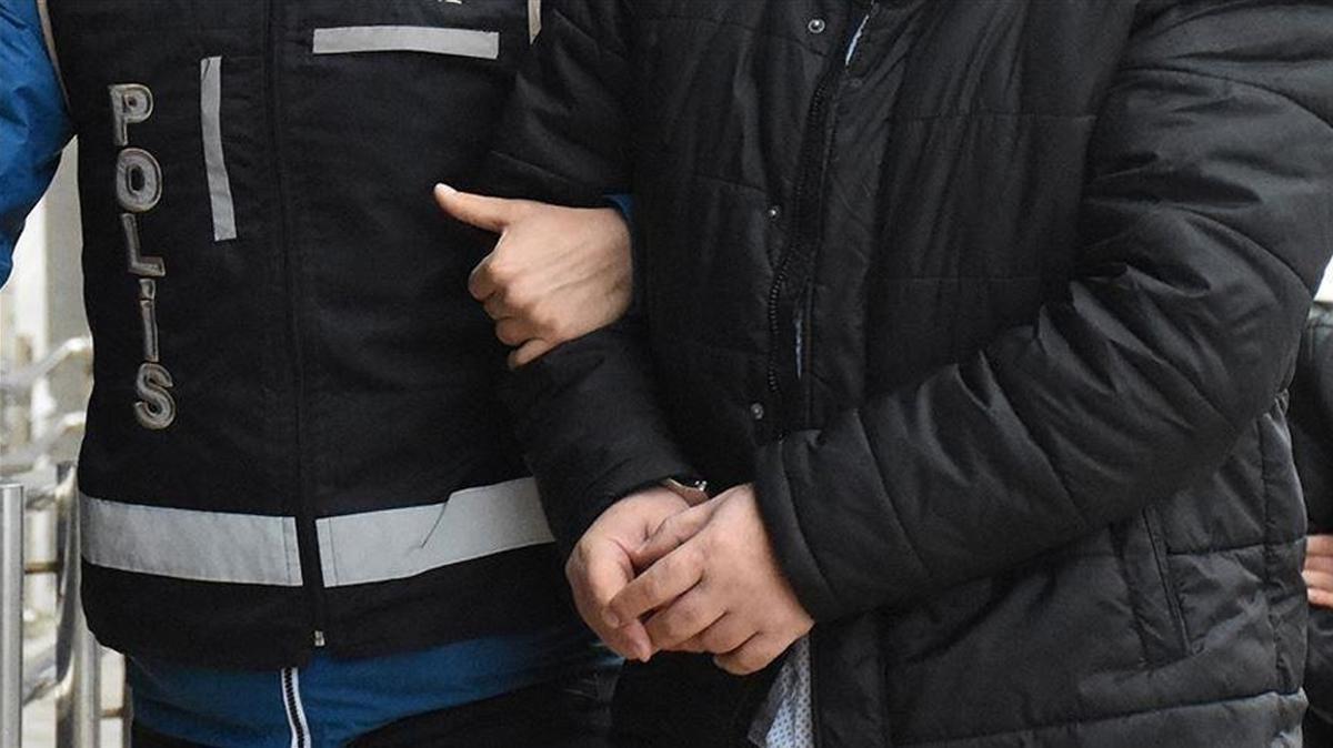 Emniyette FET operasyonu: 21 gzalt