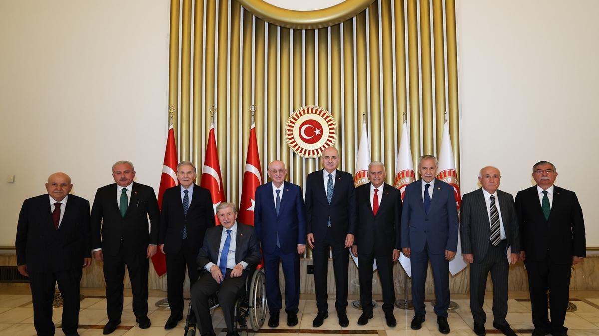 TBMM Bakan Kurtulmu, eski Meclis bakanlaryla bir araya geldi