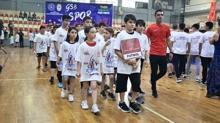 Genler yaza hareketli giriyor! Tm branlarda cretsiz spor eitimi balyor