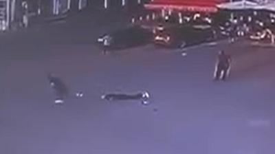 Boanma aamasnda bakl dehet! 2 kez ambulansn nn kesti