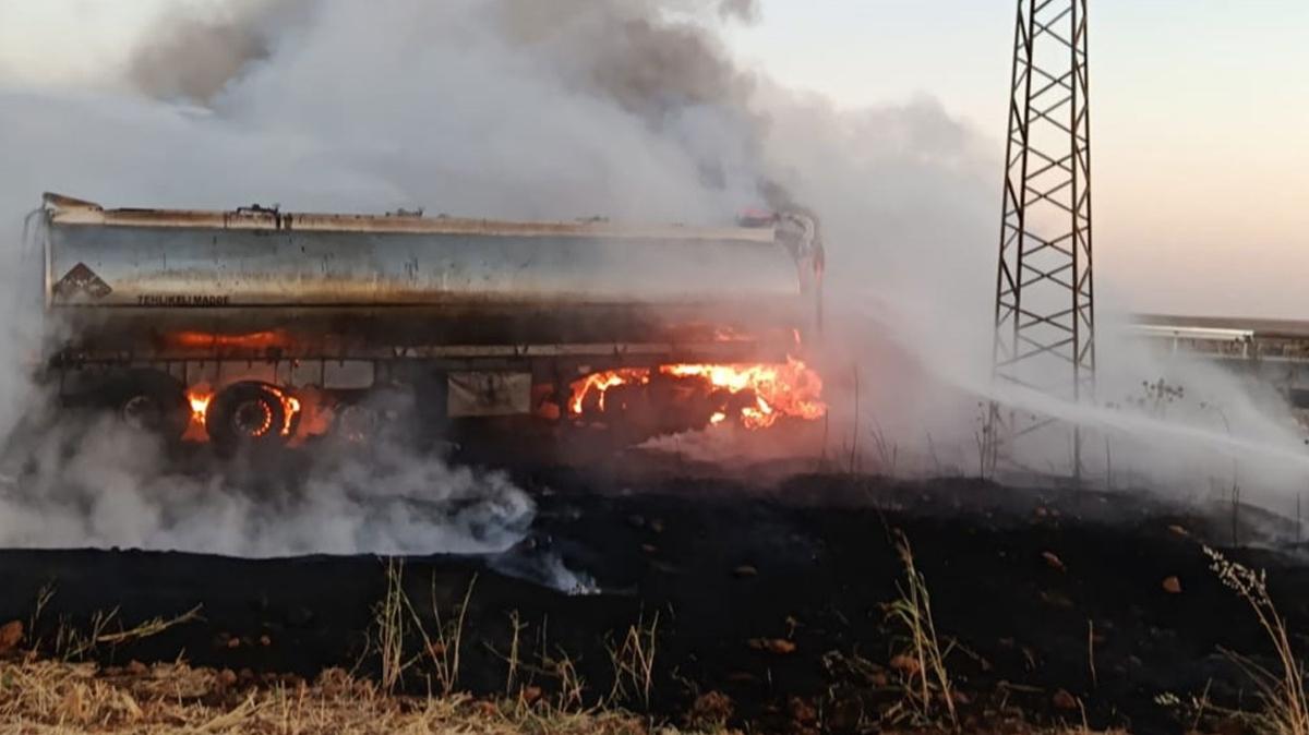 Seyir halindeki tanker alevlere teslim oldu
