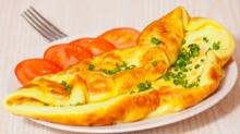 Ekmeksiz de doyuran kahvaltlk omlet tarifi! Tava tava tketeceksiniz