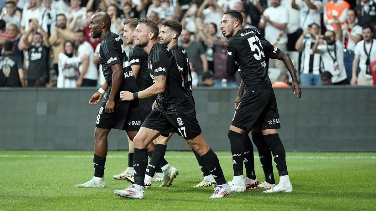 Beikta'ta yaprak dkm! Tam 10 ayrlk birden