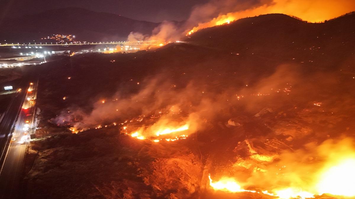 zmir'de orman yangn: Havadan ve karadan mdahale sryor