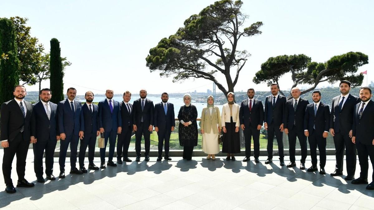 Emine Erdoan, Trkiye Genlik Vakf Ynetim Kurulu ile bir araya geldi