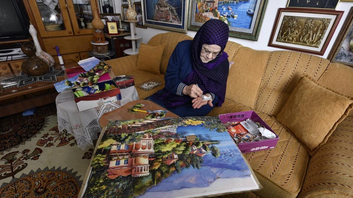 Hatice Demirhan kt rlyef sanatyla yapt eserlerle evini sslyor