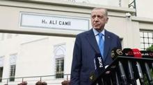 Bakan Erdoan cuma namazn Hz. Ali Camisi'nde kld