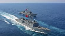 Yunanistan'da Trkiye alarm! mzalar atld; Miotakis AB'ye kotu