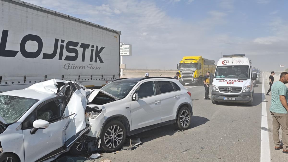 Aksaray'da feci kaza: 5 ara birbirine girdi, 11 kii yaraland