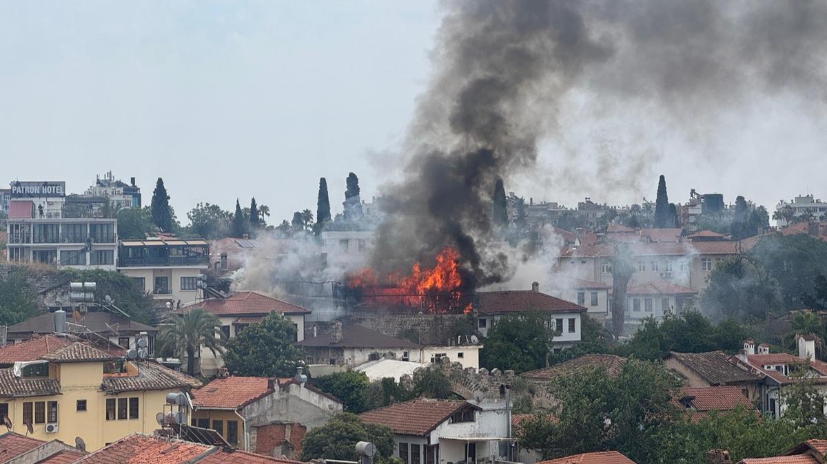 Antalya'da tarihi Kaleii'nde yangn