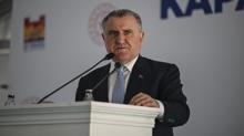 Bakan Bak, Gazi Kousu'nun galibi Ahmet elik'i tebrik etti