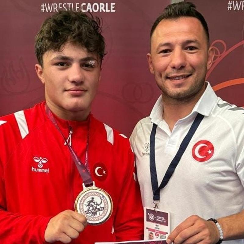 Yusuf Yaser Aksu'dan altn madalya