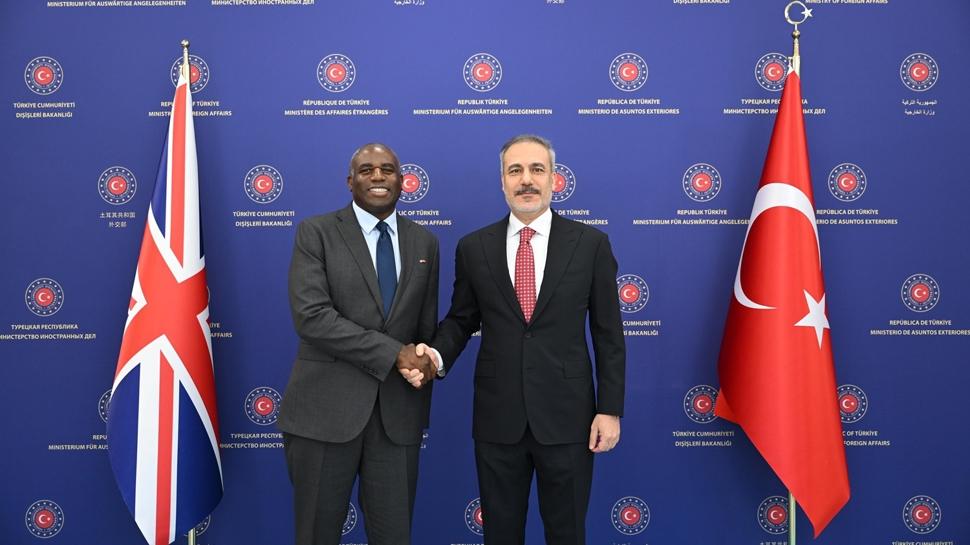 Bakan Fidan, ngiliz mevkida Lammy ile bir araya geldi