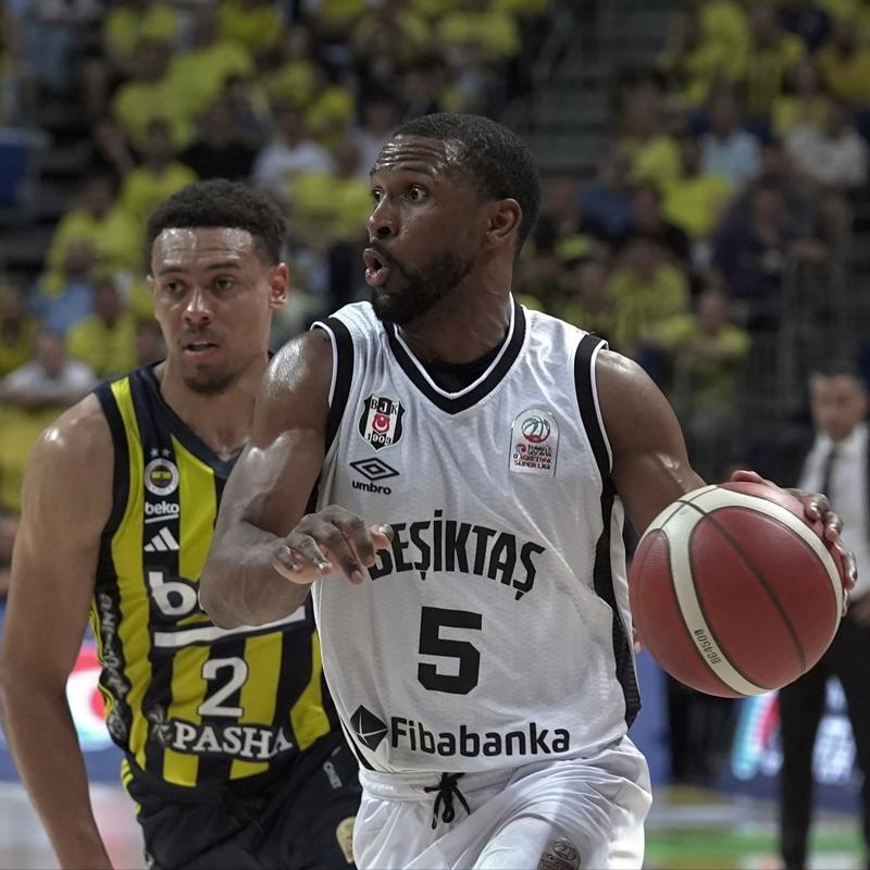 Beikta'ta Derek Needham ile yollar ayrld