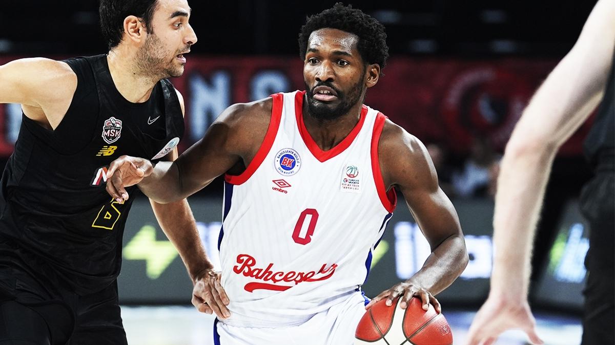 Baheehir Koleji'nde Jaleen Smith ile yollar ayrld