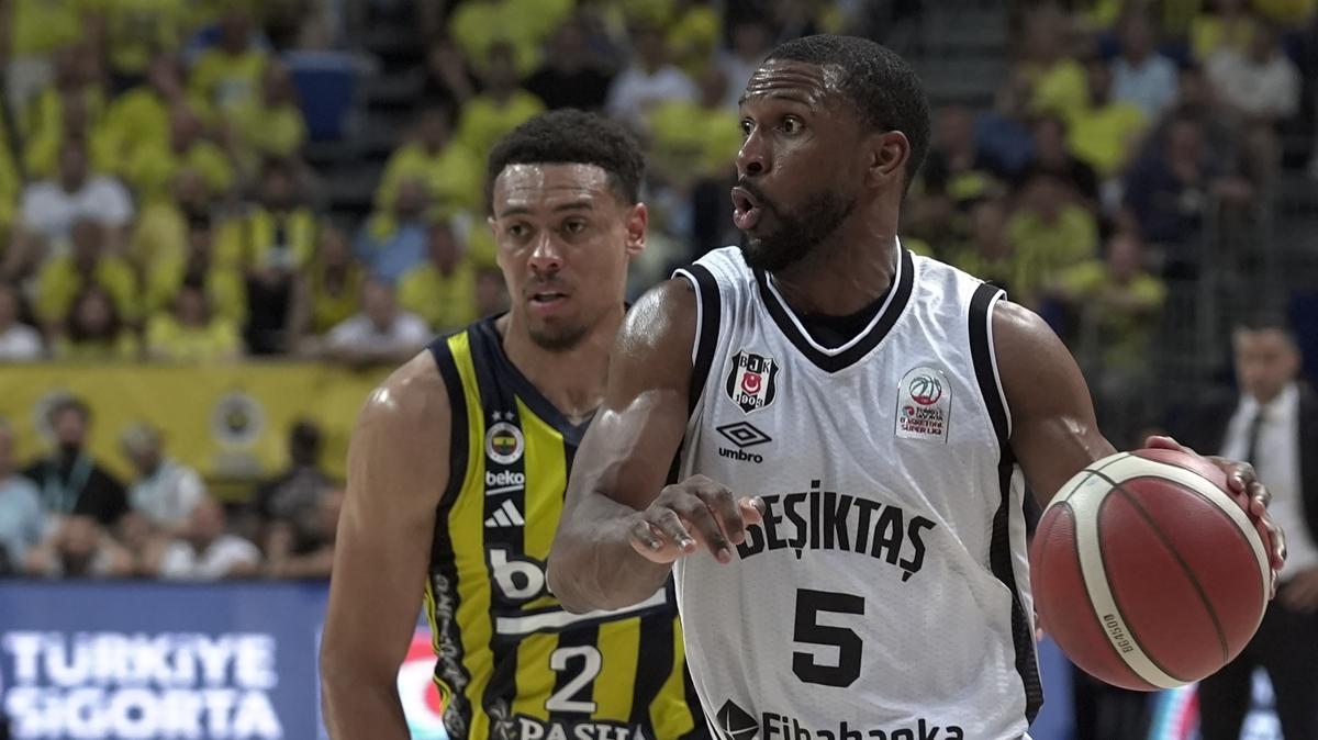 Beikta'ta Derek Needham ile yollar ayrld
