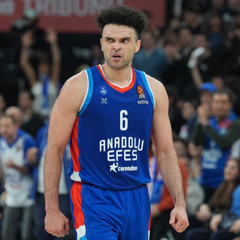 Anadolu Efes'te ABD'li oyuncu Elijah Bryant'n ayrl duyuruldu