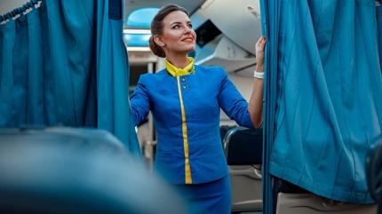 Hosteslerin sa neden hep topuz olur? Sebebine ok aracaksnz