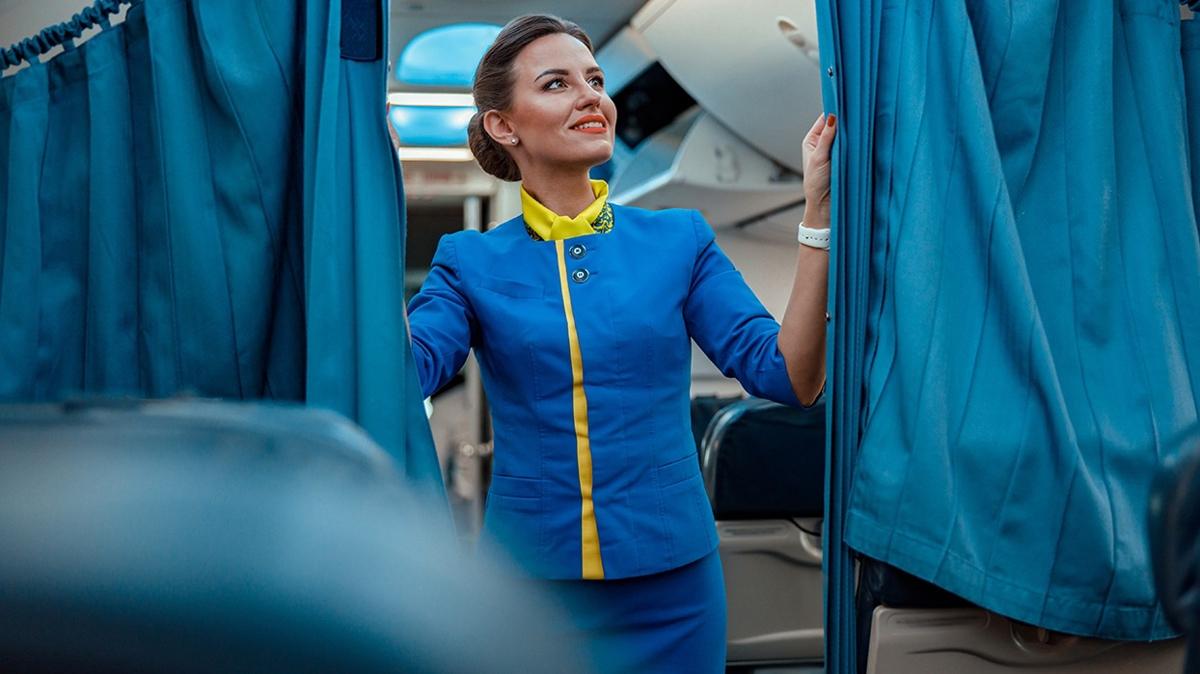 Hosteslerin sa neden hep topuz olur" Sebebine ok aracaksnz