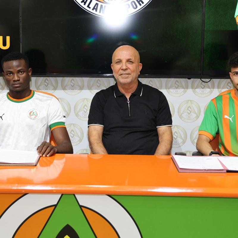 Alanyaspor'da iki imza birden