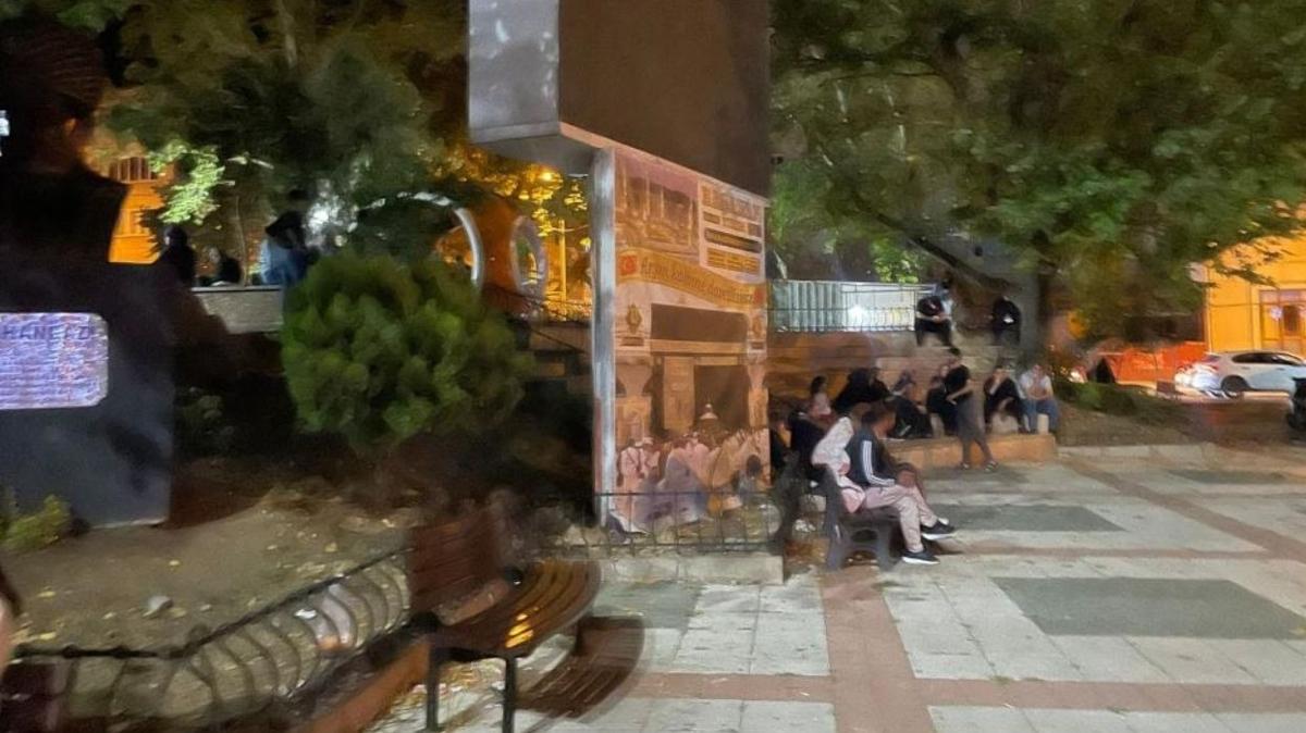 Bursa 70 dakika arayla salland: Gece sokakta geti