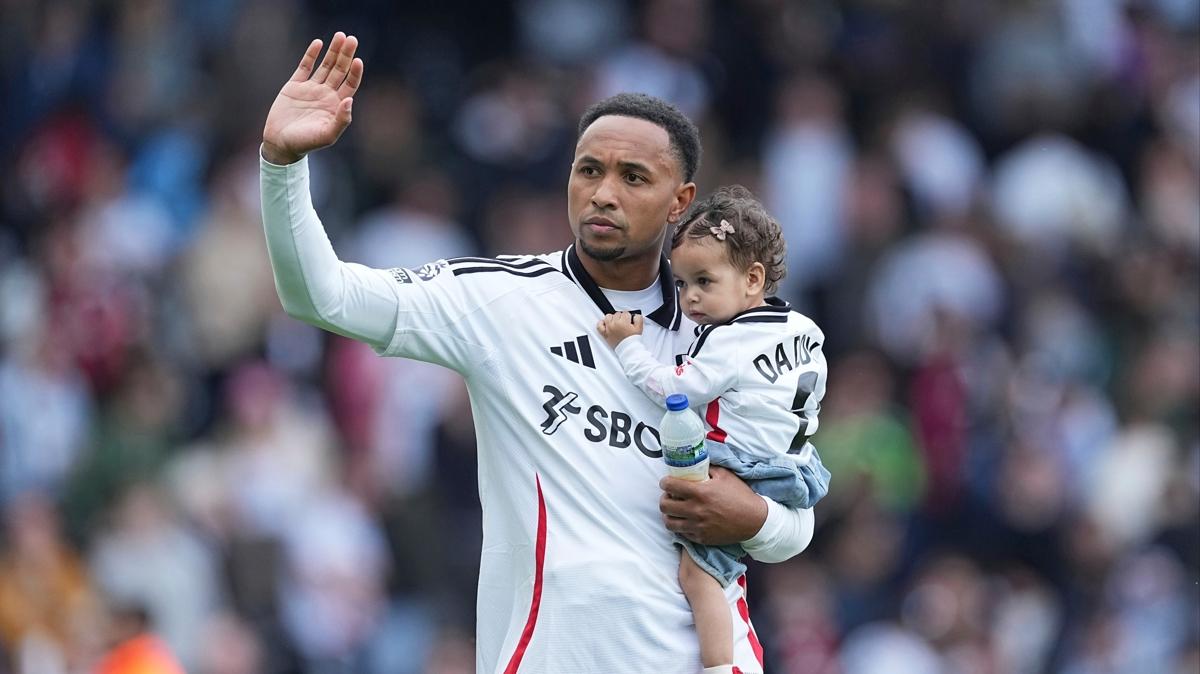 Kenny Tete Fulham'da kalyor: Szlemesini 2028'e kadar uzatt