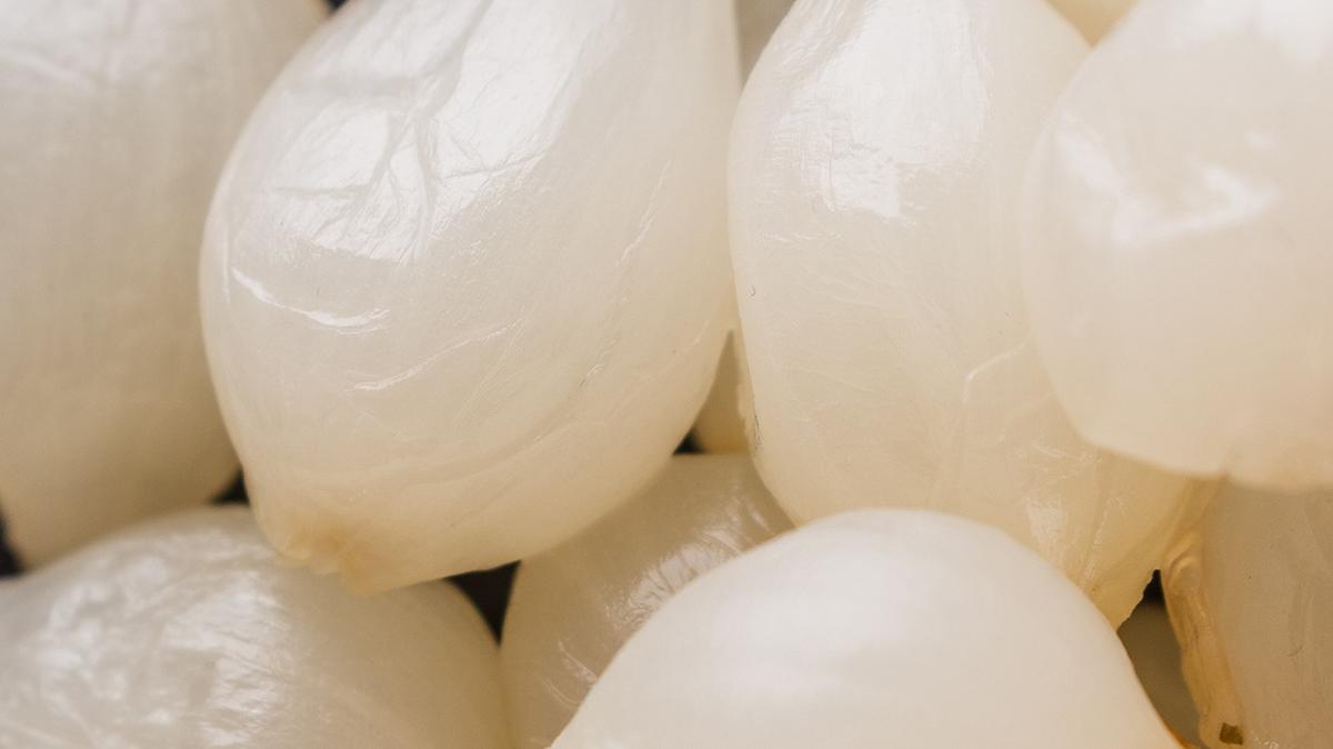Sirke ve limondan 100 kat etkili! Kaynatp suyunu bardak bardak iin: Kolesterol damardan kazyor