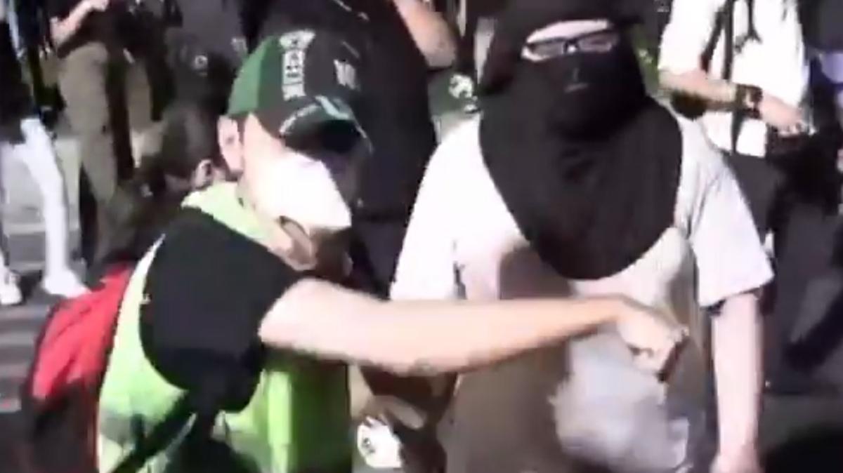 Yz maskeli Sarahane provokatr yakaland