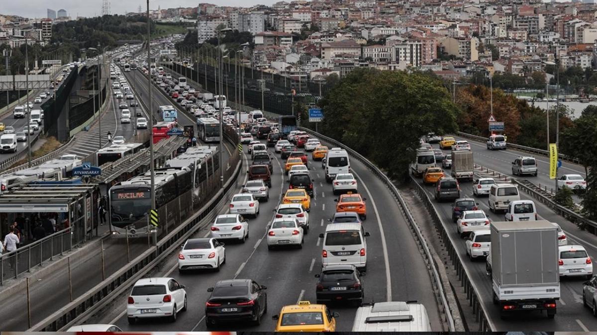 stanbul'da trafik ilesi... Younluk yzde 74'e kt