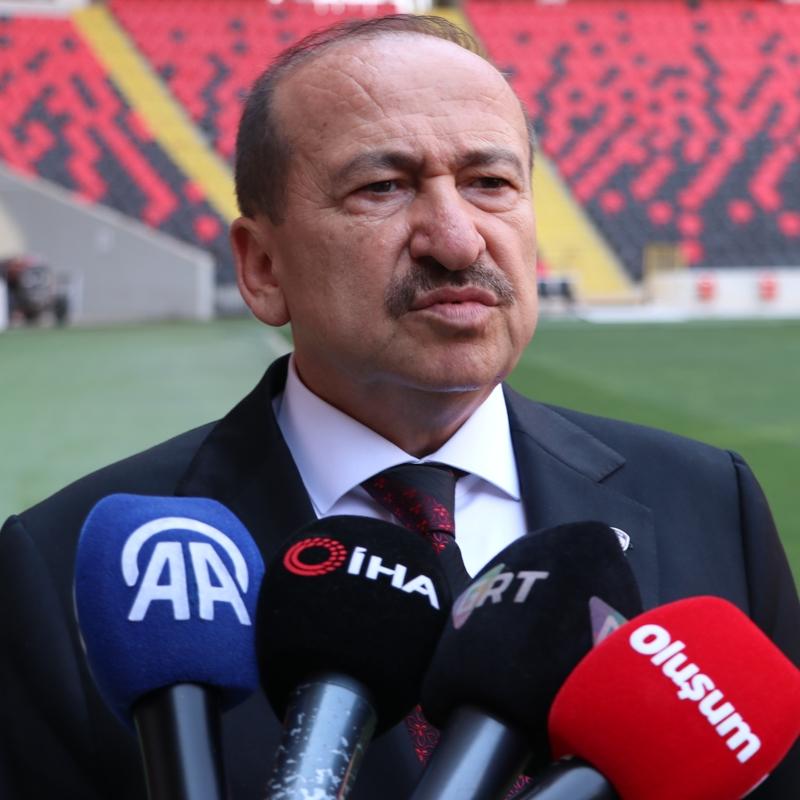 Gaziantep FK Ba�kan� Memik Y�lmaz: 5 tane nokta at��� oyuncu ile ilgileniyoruz