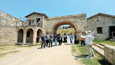 Turistik yolcuya Trk dizisi turu